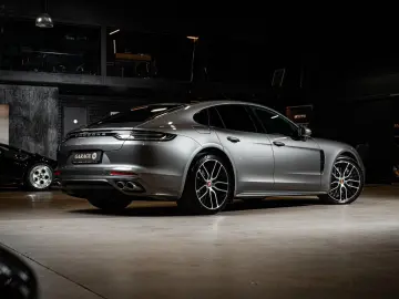 PORSCHE Panamera 4 E-Hybrid Platinum Edition   VAT