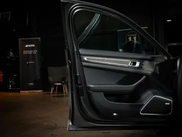 PORSCHE Panamera 4 E-Hybrid Platinum Edition   VAT