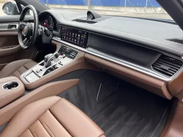 PORSCHE Panamera 4 E-Hyb · Platinum · Sportabgas · MY24
