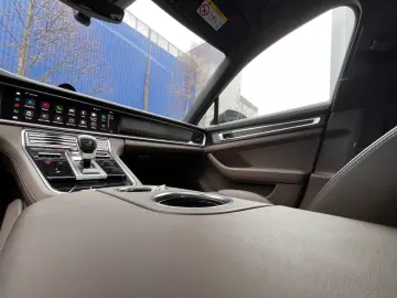 PORSCHE Panamera 4 E-Hyb · Platinum · Sportabgas · MY24