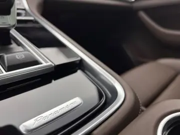 PORSCHE Panamera 4 E-Hyb · Platinum · Sportabgas · MY24