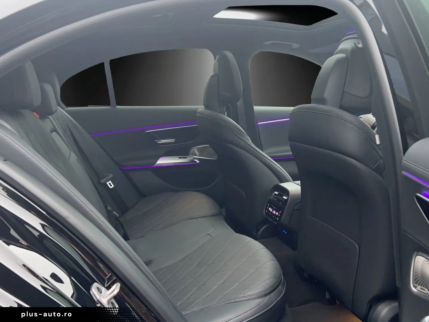 MERCEDES-BENZ E 400 e 4M AMG Distro PANO Airma HAL B&hellip;