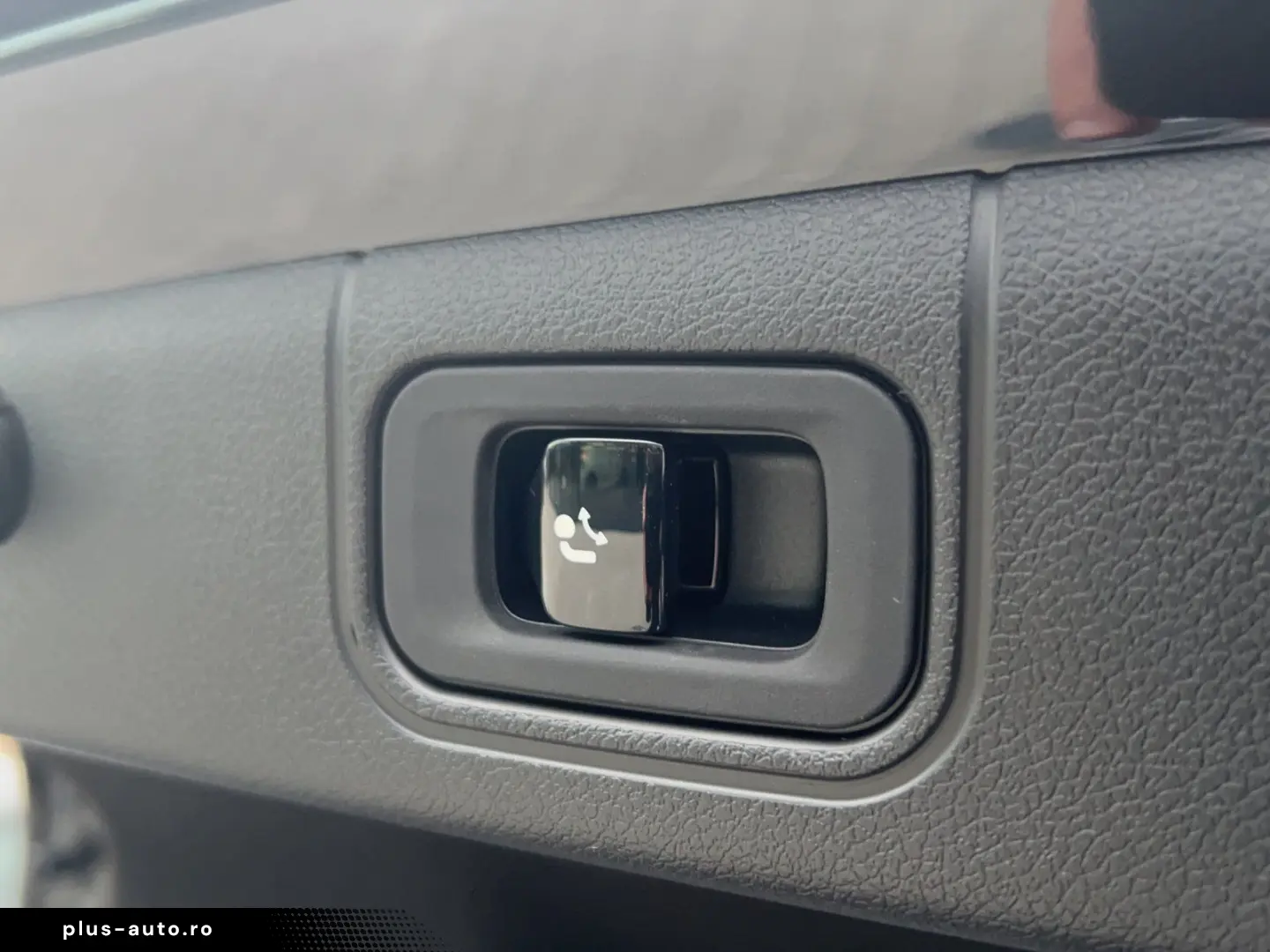 MERCEDES-BENZ E 400 e 4M AMG Distro PANO Airma HAL B&hellip;