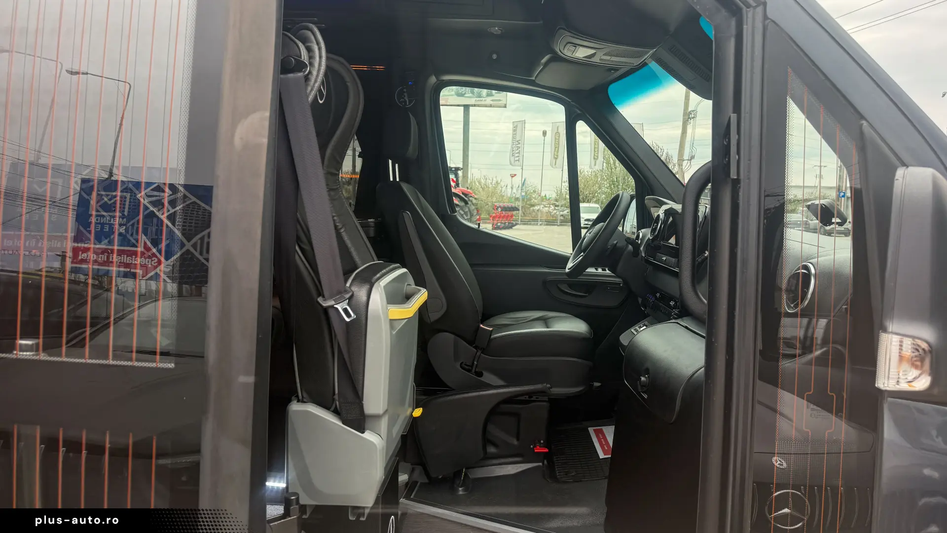 Mercedes-Benz Sprinter 519 CDI – VIP 18 locuri