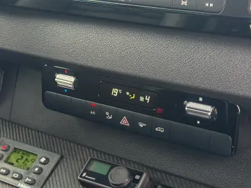 Mercedes-Benz Sprinter 519 CDI – VIP 18 locuri