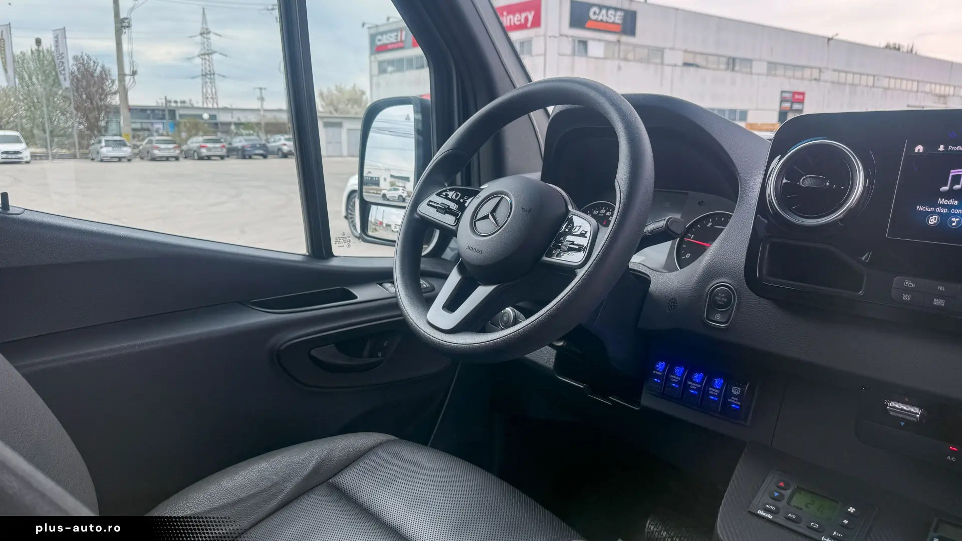 Mercedes-Benz Sprinter 519 CDI – VIP 18 locuri