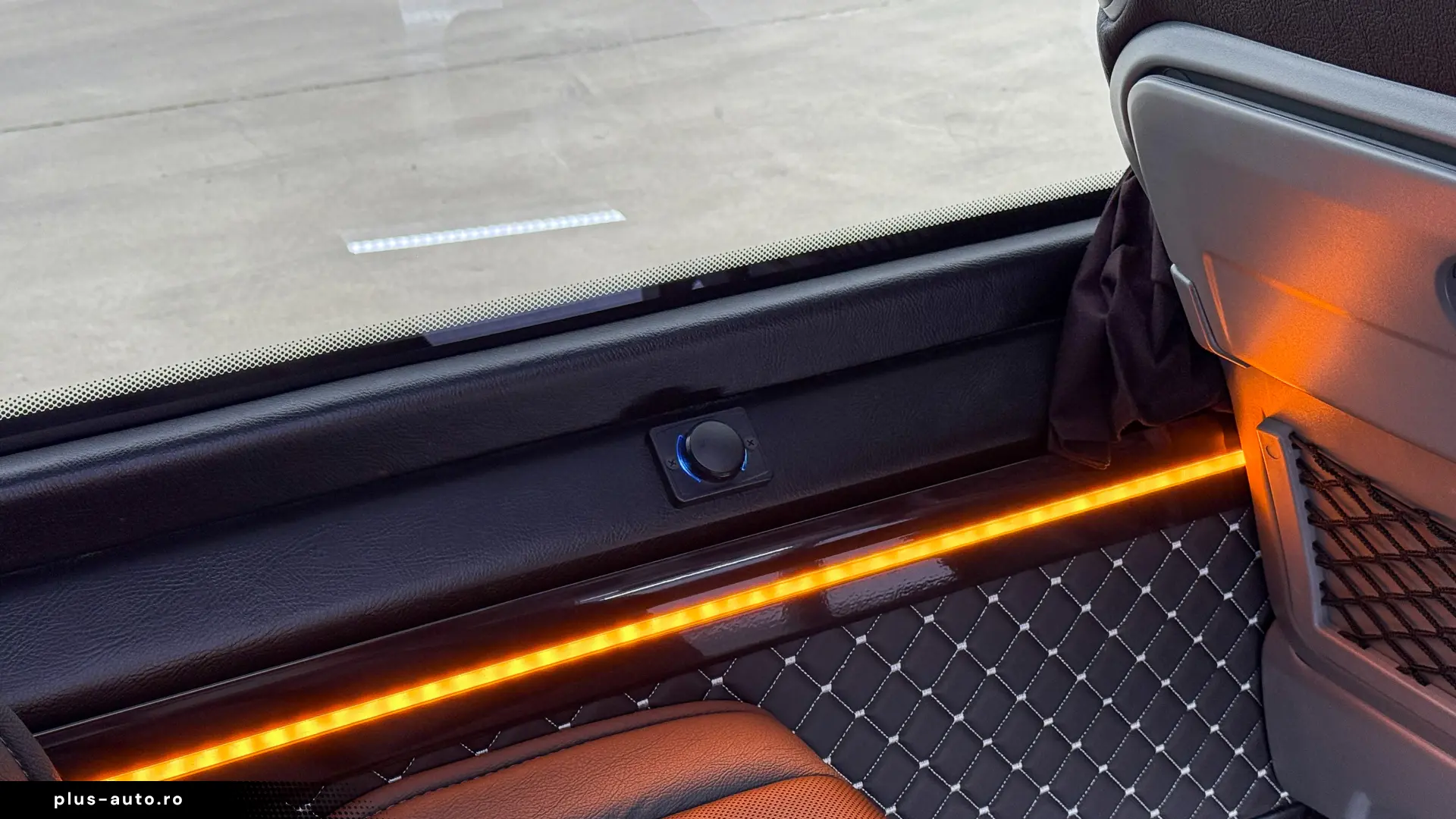 Mercedes-Benz Sprinter 519 CDI – VIP 18 locuri