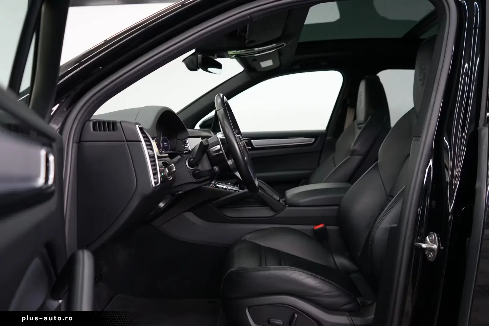 Porsche Cayenne Platinum Edition Pano Bose Keyless