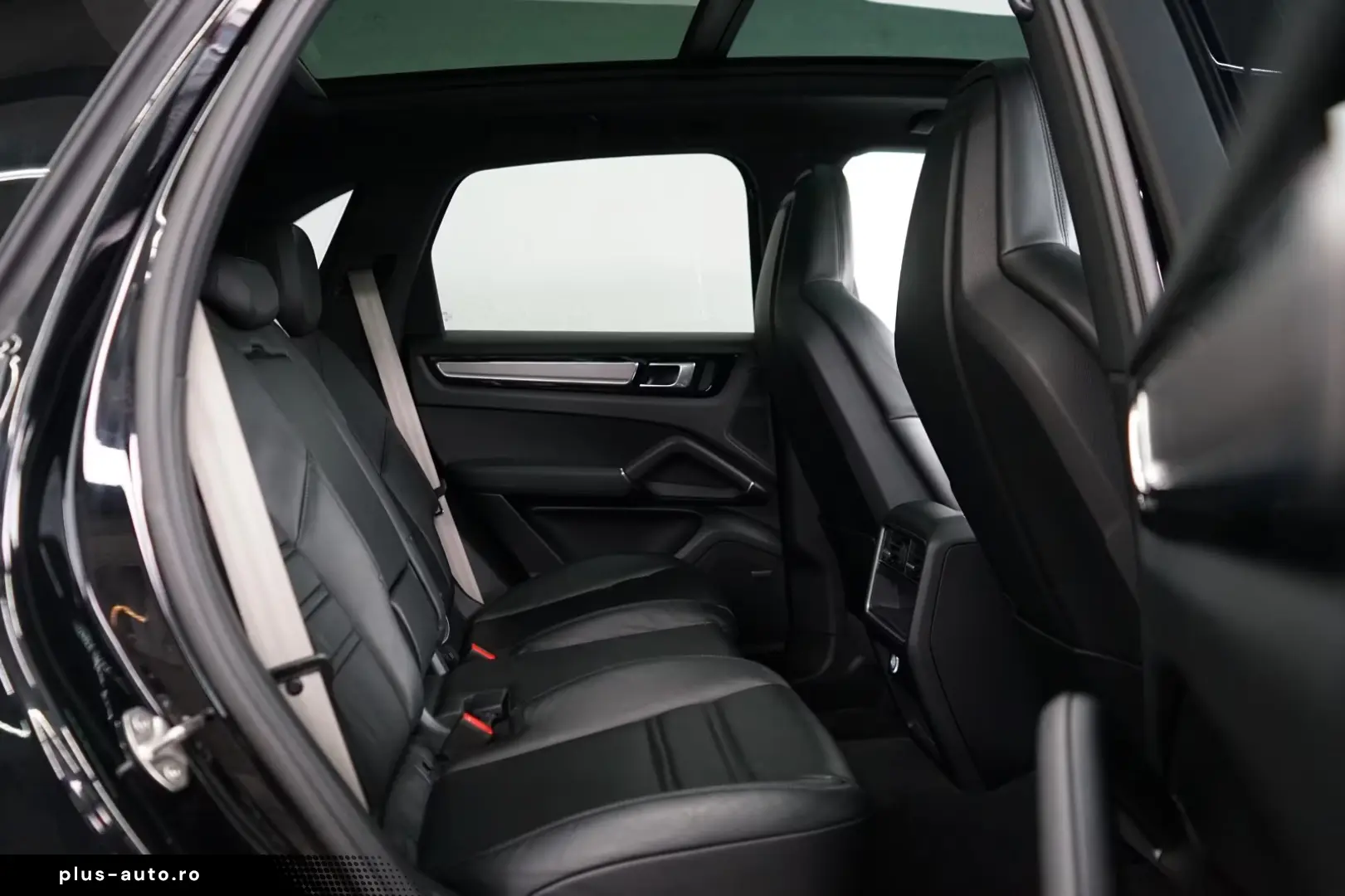 Porsche Cayenne Platinum Edition Pano Bose Keyless