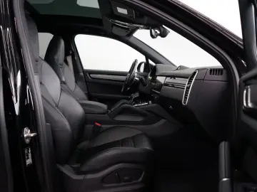 Porsche Cayenne Platinum Edition Pano Bose Keyless