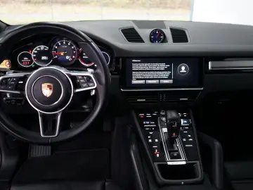 Porsche Cayenne Platinum Edition Pano Bose Keyless