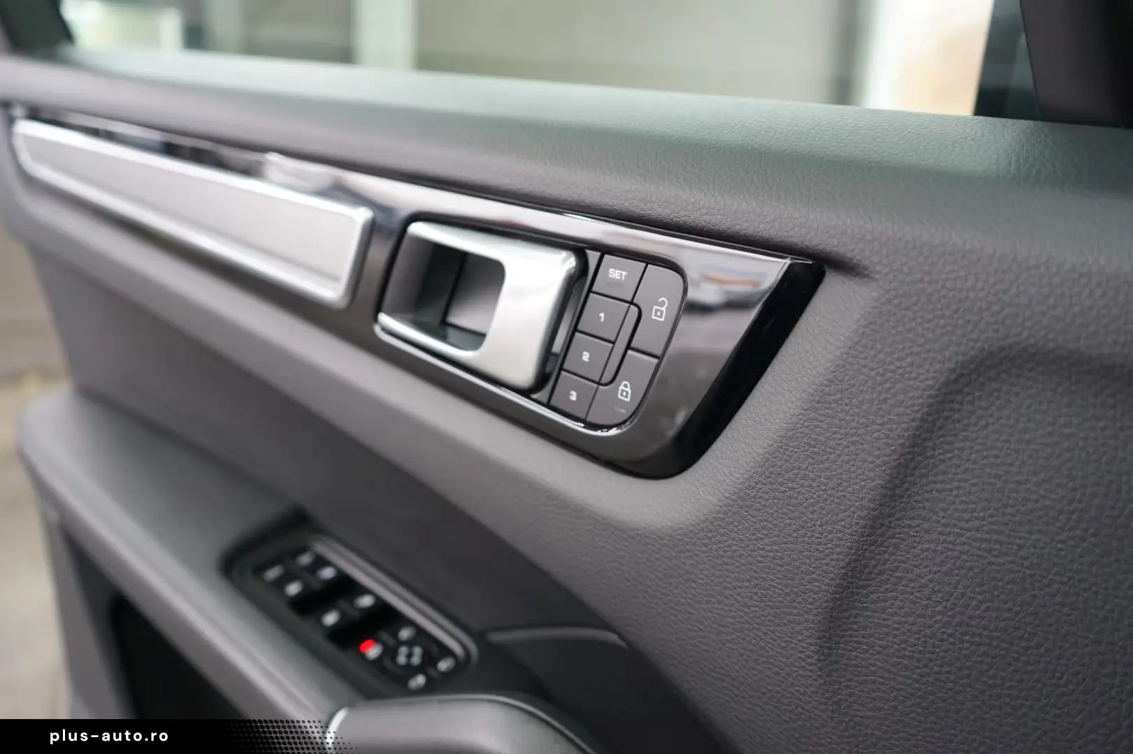 Porsche Cayenne Platinum Edition Pano Bose Keyless