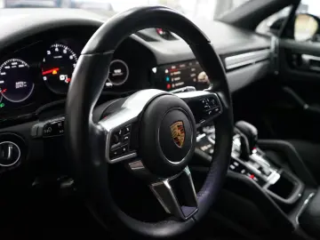 Porsche Cayenne Platinum Edition Pano Bose Keyless