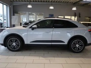 PORSCHE Macan Electric PASM BOSE