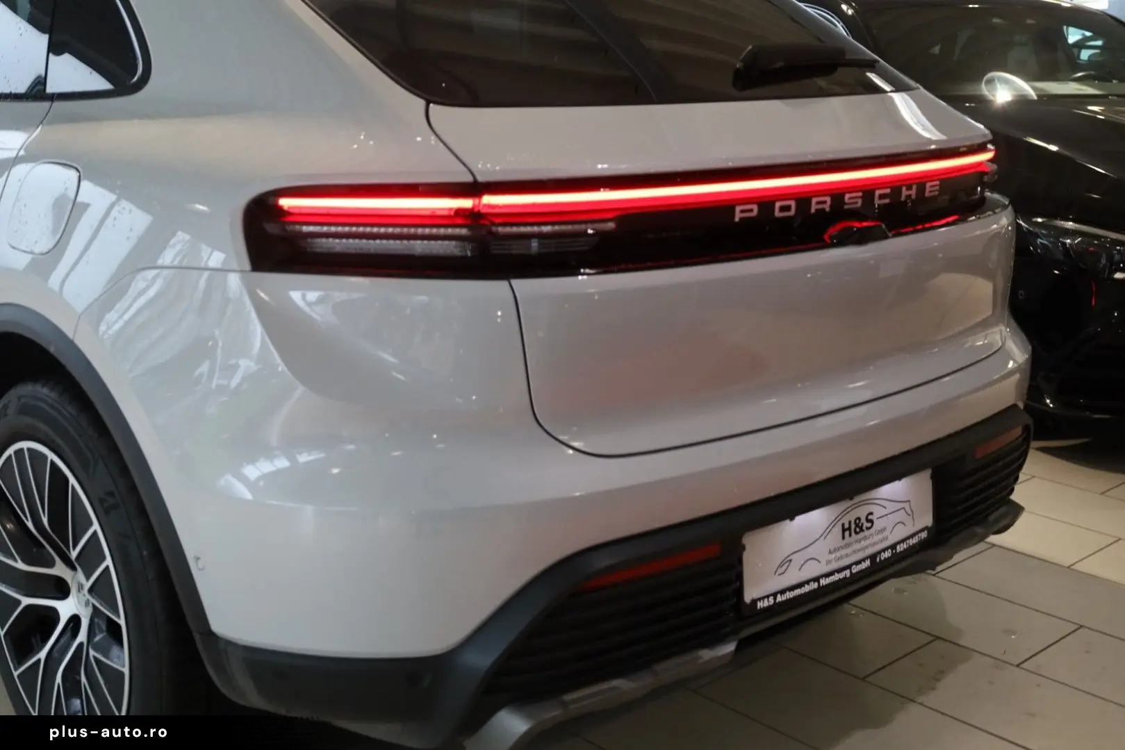 PORSCHE Macan Electric PASM BOSE