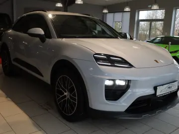 PORSCHE Macan Electric PASM BOSE