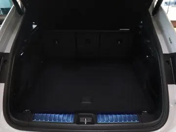 PORSCHE Macan Electric PASM BOSE