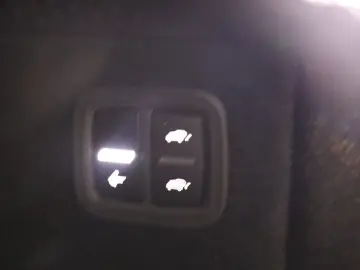 PORSCHE Macan Electric PASM BOSE