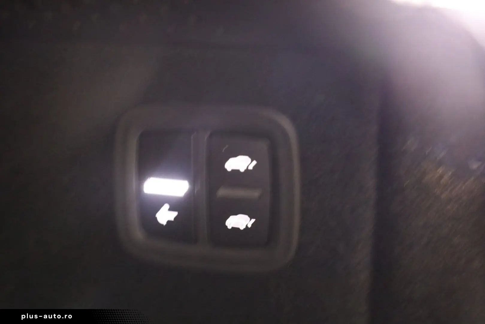 PORSCHE Macan Electric PASM BOSE