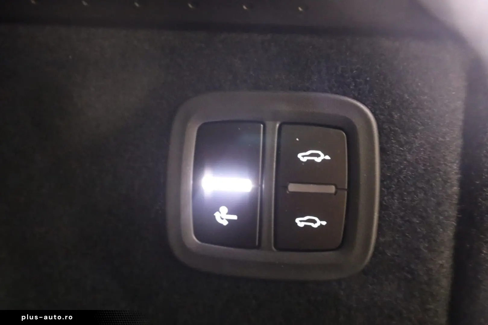 PORSCHE Macan Electric PASM BOSE