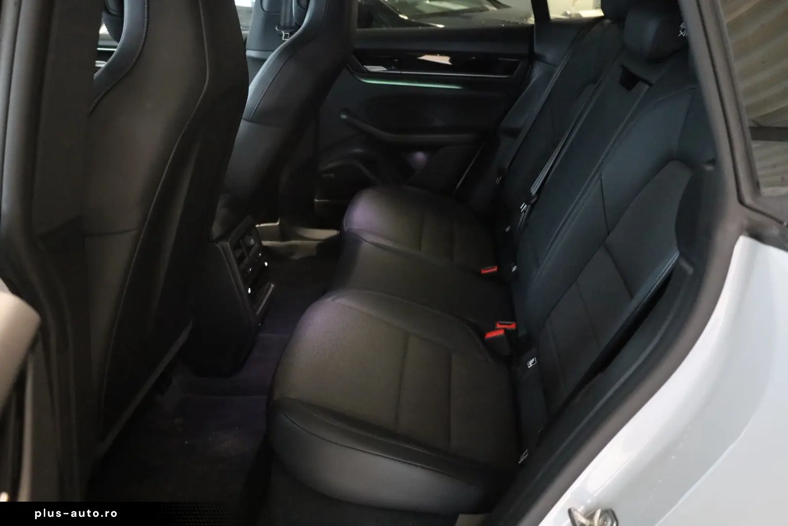 PORSCHE Macan Electric PASM BOSE