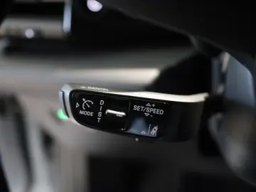 PORSCHE Macan Electric PASM BOSE