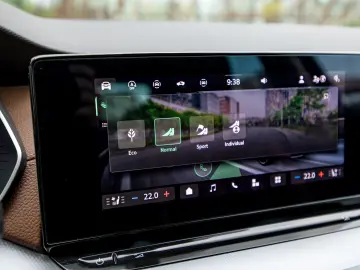 Skoda Octavia – 2.0 TDI  DSG  2025  Full LED  ACC