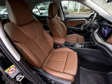 Skoda Octavia – 2.0 TDI  DSG  2025  Full LED  ACC