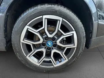 BMW iX1 xDrive 30 xLine