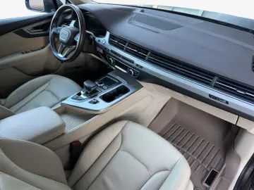 AUDI Q7 3.0 TDI quattro 7SITZS ACC BOSE KAM SOFT