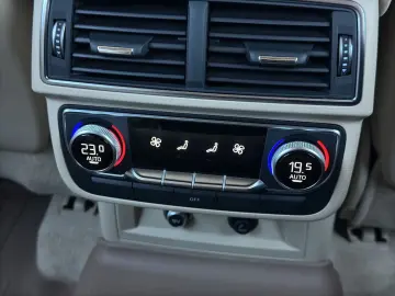 AUDI Q7 3.0 TDI quattro 7SITZS ACC BOSE KAM SOFT