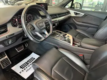 AUDI Q7 50 TDI  S-LINE MATRIX ACC 360 KAMERA 7-SITZER