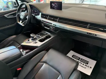 AUDI Q7 50 TDI  S-LINE MATRIX ACC 360 KAMERA 7-SITZER