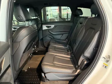 AUDI Q7 50 TDI  S-LINE MATRIX ACC 360 KAMERA 7-SITZER