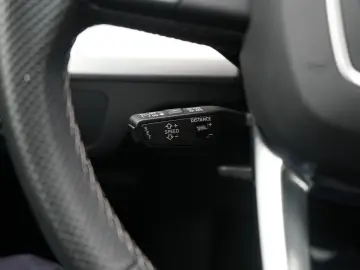 AUDI Q5 quattro S line NAVI VIRT SHZ CARPLAY LED AHK