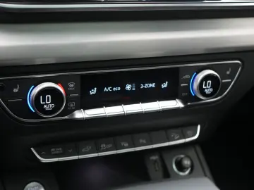AUDI Q5 quattro S line NAVI VIRT SHZ CARPLAY LED AHK