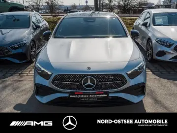 MERCEDES-BENZ A 200 LIMOUSINE AMG LINE PANORAMA NIGHT KEY