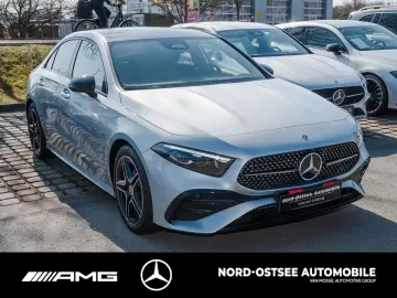 MERCEDES-BENZ A 200 LIMOUSINE AMG LINE PANORAMA NIGHT KEY