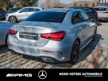 MERCEDES-BENZ A 200 LIMOUSINE AMG LINE PANORAMA NIGHT KEY