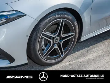 MERCEDES-BENZ A 200 LIMOUSINE AMG LINE PANORAMA NIGHT KEY