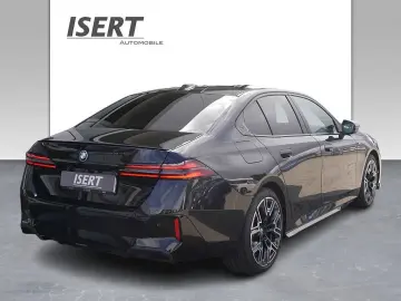 BMW 550e xDrive Lim. M Sport Pro A.  PERFORMANCE B&W