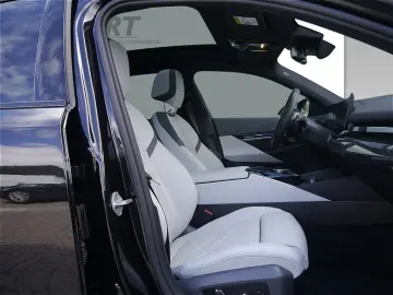 BMW 550e xDrive Lim. M Sport Pro A.  PERFORMANCE B&W