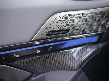 BMW 550e xDrive Lim. M Sport Pro A.  PERFORMANCE B&W