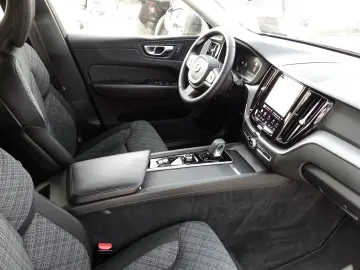 VOLVO XC60 Momentum Pro 2WD AHK Digitales Cockpit Soun
