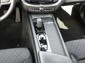 VOLVO XC60 Momentum Pro 2WD AHK Digitales Cockpit Soun