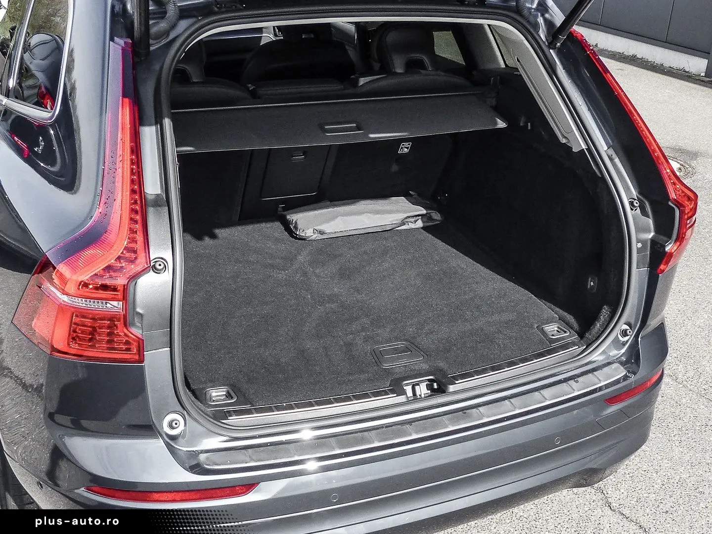 VOLVO XC60 Momentum Pro 2WD AHK Digitales Cockpit Soun