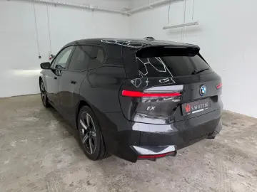 BMW iX 40 xDrive Sport LASER SOFT CLOSE SUITE ACC