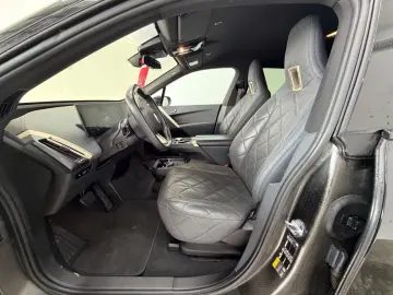 BMW iX 40 xDrive Sport LASER SOFT CLOSE SUITE ACC