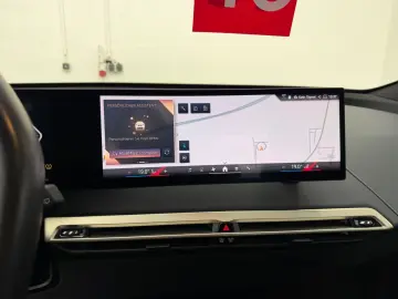 BMW iX 40 xDrive Sport LASER SOFT CLOSE SUITE ACC