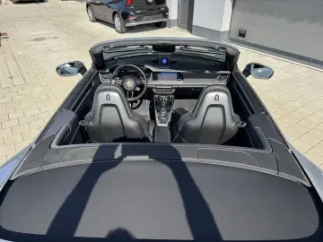 PORSCHE 992 Cabriolet  EXCLUSIVE MANUFAKTUR  FACELIFT